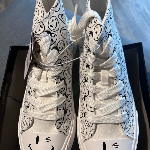 Joe Boxer White Patterned High-Tops - Picture 5 of 11